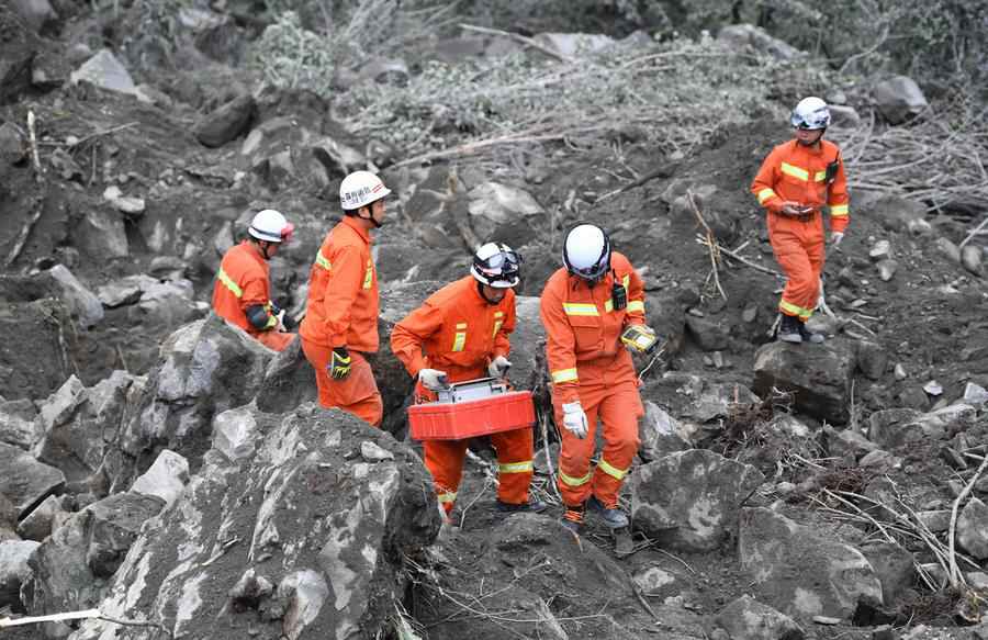 Massive rescue effort after SW China's devastating landslide