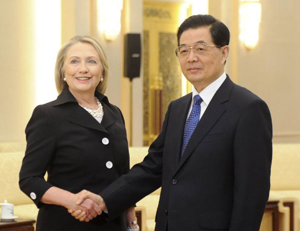 Clinton: China-US relations strong and solid