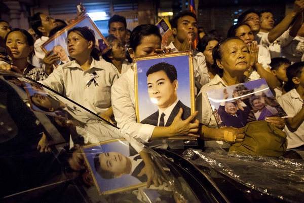 Leaders pay last respects to Sihanouk