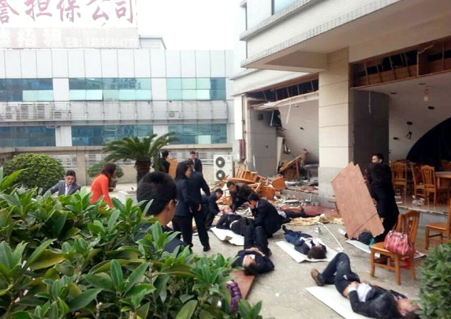 Restaurant blast kills one in S China, 20 injured