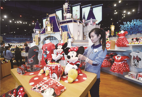 Disney store opens in Lujiazui