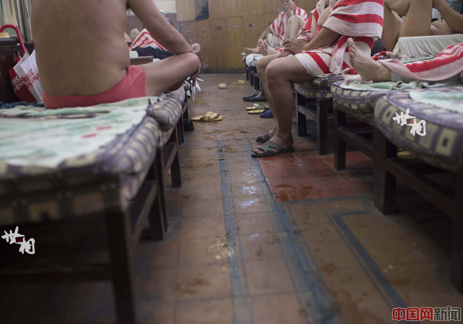 Disappearing bathhouses in Shanghai