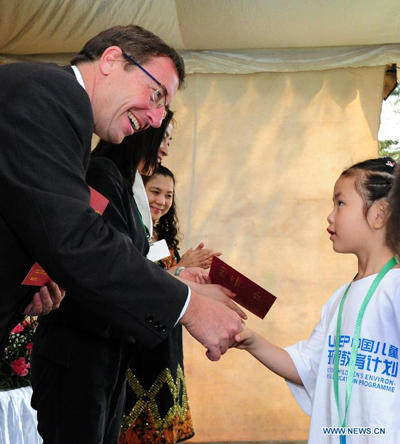 Young Chinese painters awarded at UNEP Headquarters