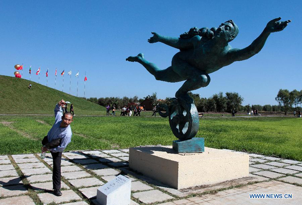 13th Changchun Int'l Sculpture Exhibition held in NE China
