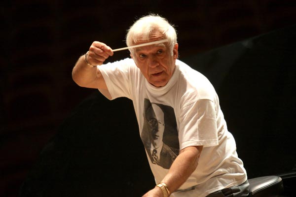 Ashkenazy conducts SSO