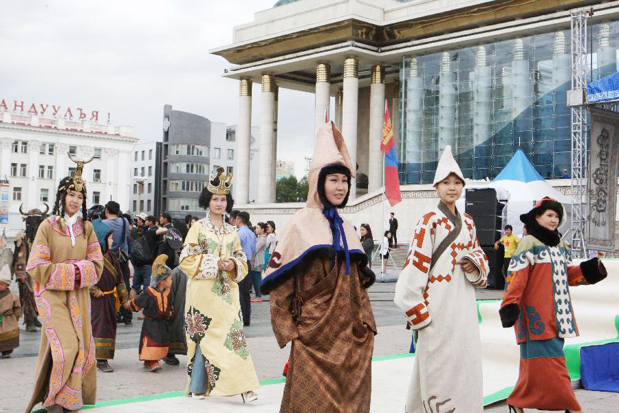 Mongolian Clothing Festival held in Ulan Bator