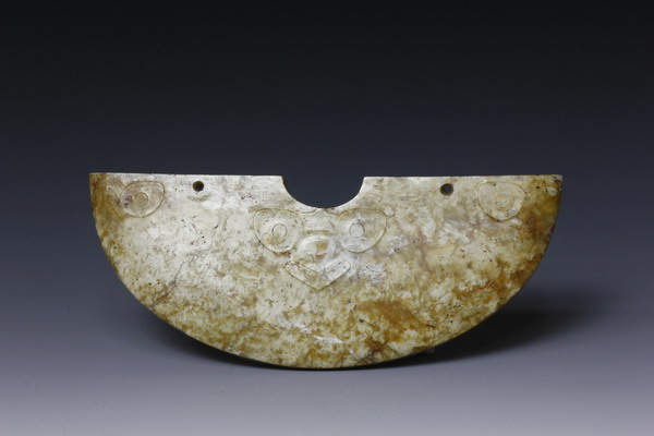 Neolithic jade relics displayed in Shandong
