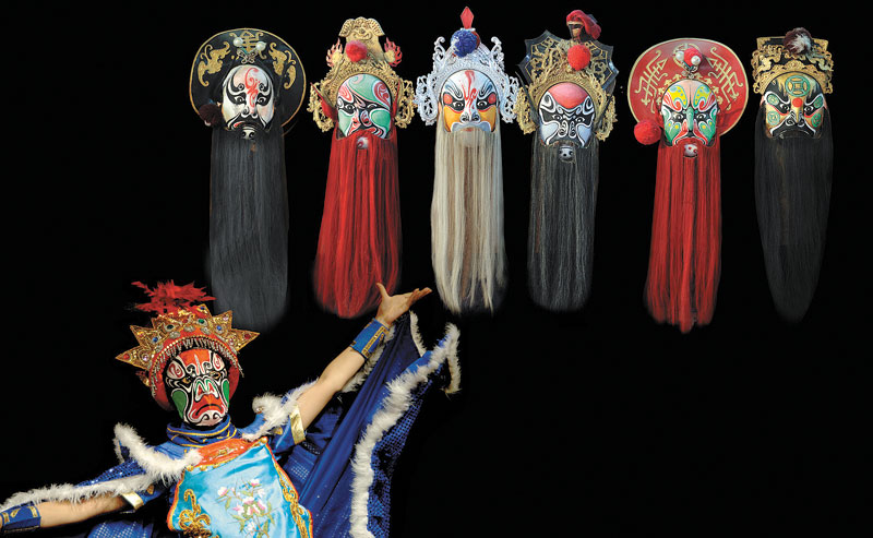 Sichuan Opera discovers the world's a stage