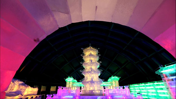 Ice lanterns bring chills for capital crowds