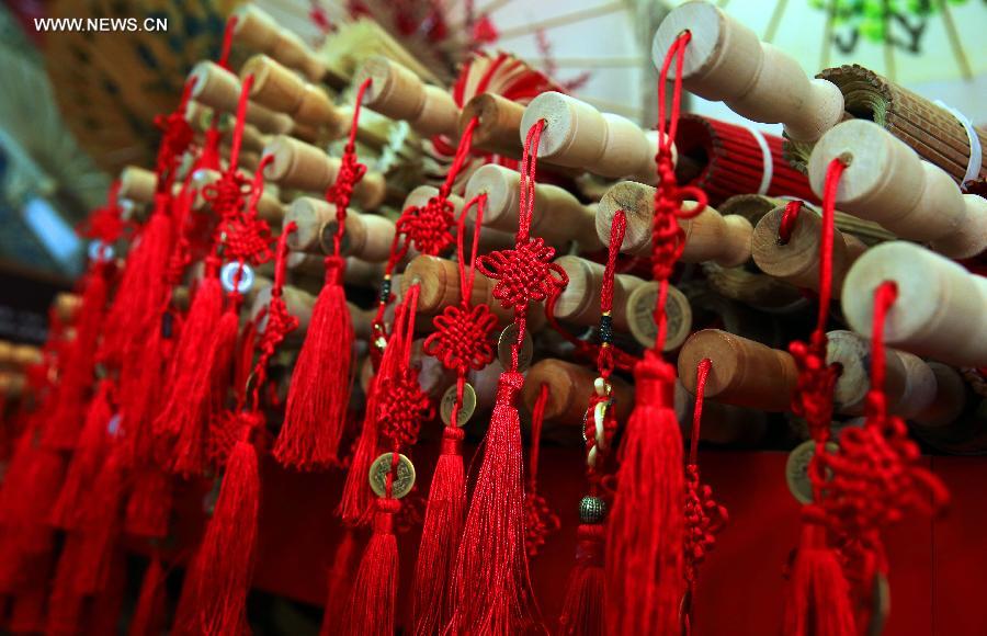Oil paper umbrellas made in Sichuan