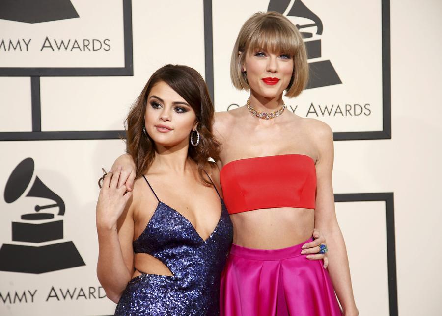 58th Grammy Awards unrolls red carpet