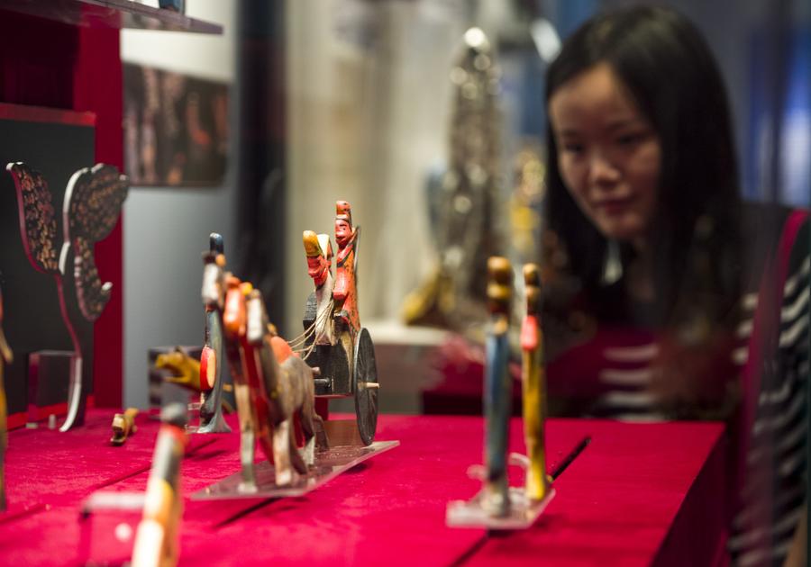 Creative cultural pieces gathered in Hubei museum