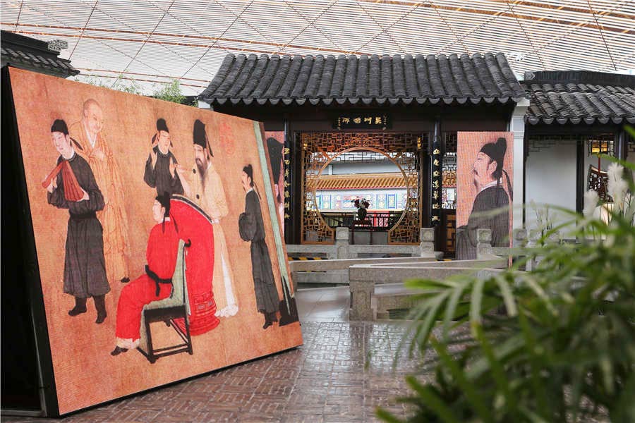 Ancient scroll's digital art show staged in Beijing airport