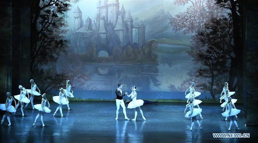 Russian dancers perform in ballet 'Swan Lake' in China's Zhengzhou