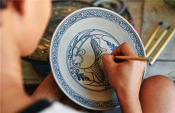 Ancient Chinese-inspired ceramics see revival in Thailand