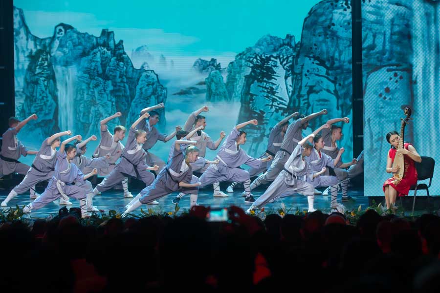 Spring Festival gala held in Budapest