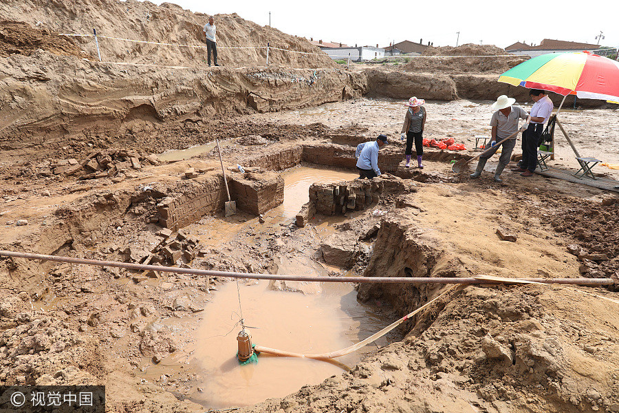 Ancient tomb discovered at construction site in N China