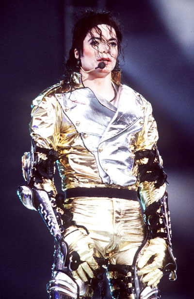 Michael Jackson estate suing insurers