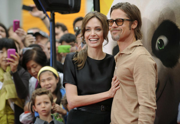 Jolie and Pitt get engaged