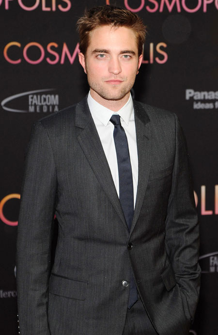 Robert Pattinson wants chat with Liberty Ross