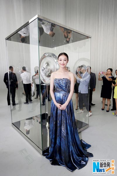 Elegant Ni Ni shows up at jewellery show in Shanghai