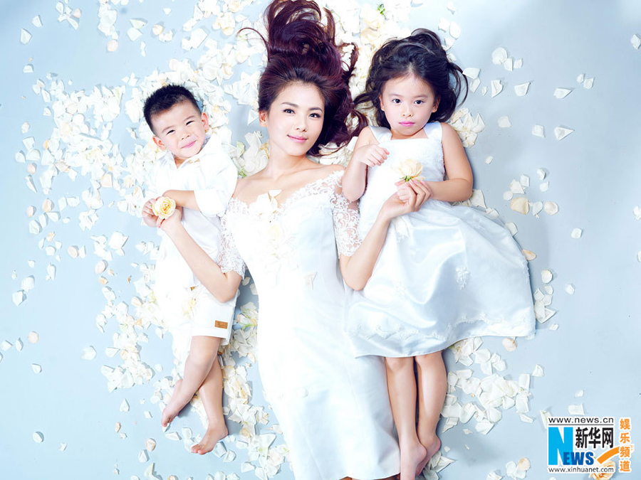 Actress poses with son and daughter for Mother's Day