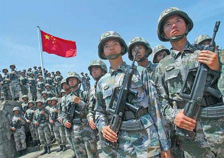 PLA attracts interest of HK citizens