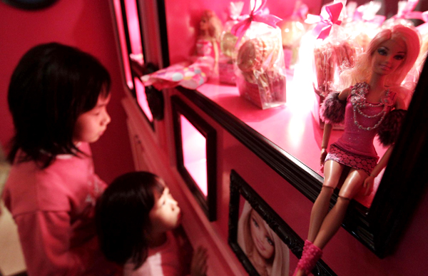 Barbie-themed cafe in Taipei