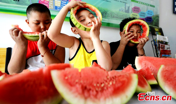 Watermelon-eating contest marks Beginning of Autumn