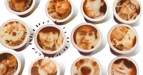 Taiwan coffee shop prints lovers' photos on latte froth