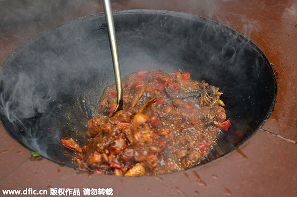 Kunming bans use of firewood in popular dish