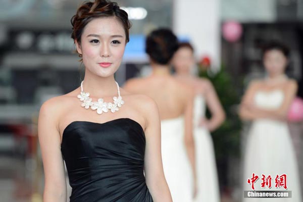 Jewelry show kicks off in E China