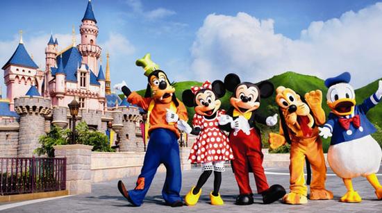 Shanghai park triggers huge Disney rush