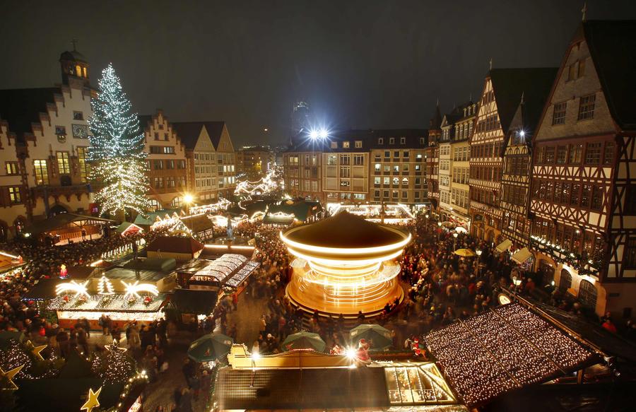 Christmas market opens in Frankfurt