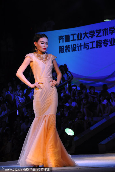 China's new fashion grads show skill