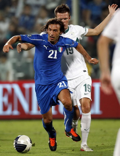 Italy qualify for Euro 2012 with win over Slovenia