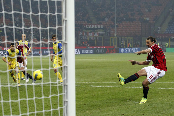 Centurion Ibrahimovic inspires Milan rout