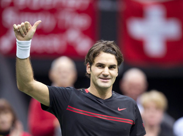 Federer beats Davydenko to book Del Potro final
