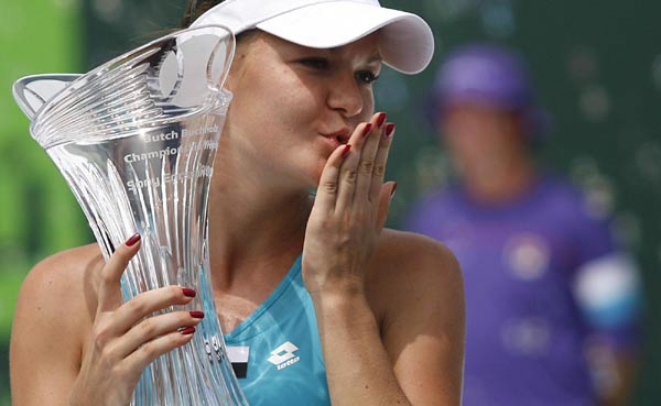 Radwanska beats Sharapova to win Miami title