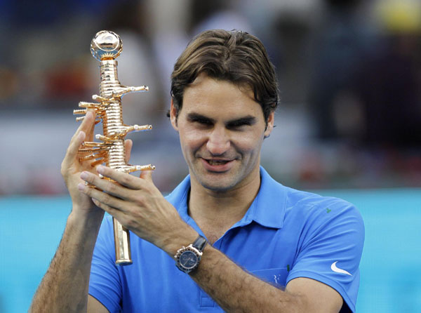 Federer banishes clay blues to win Madrid Open