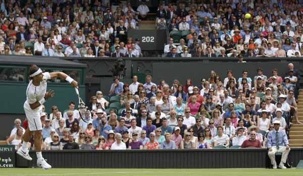 Nervous Nadal takes time to hit his stride