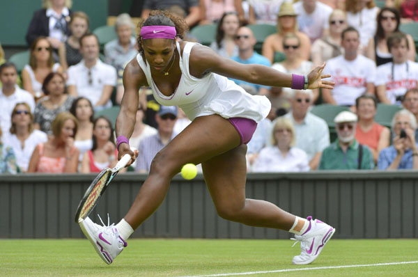 Sharapova survives scare, Serena rolls on