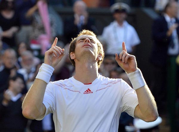 Murray fuels mania with Tsonga win, Federer awaits