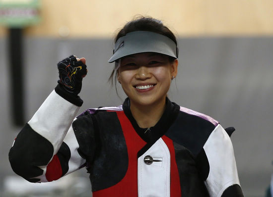 Yi Siling wins first gold of London Olympics