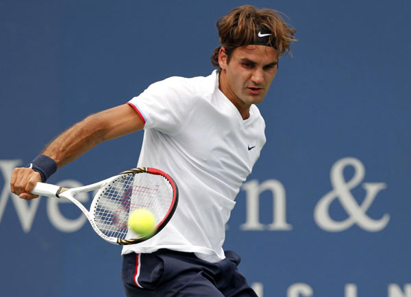 Murray out, Federer cruises at Cincinnati