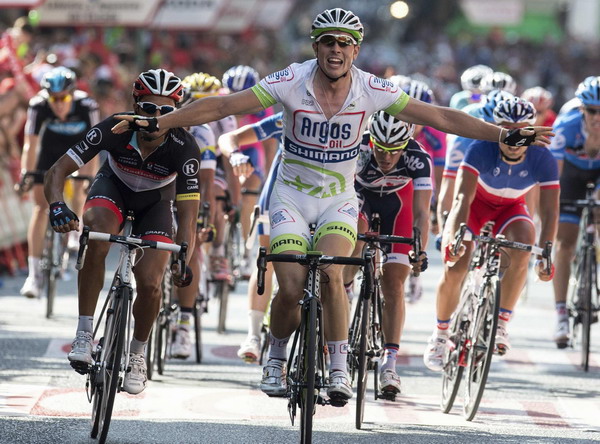 Degenkolb snatches 2nd Vuelta bunch sprint win