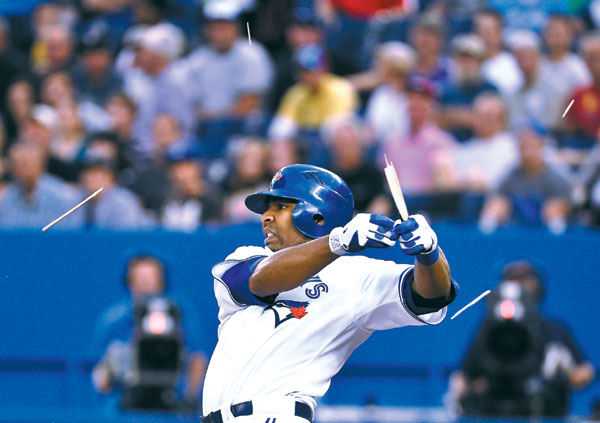 Blue Jays hand Hernandez his third loss in a row