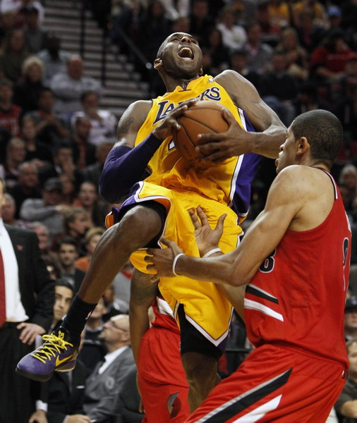 Lakers drop 2nd straight, fall to Blazers