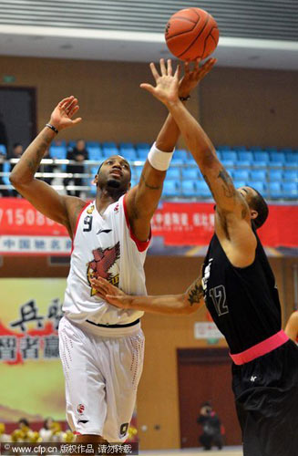 McGrady leads Qingdao to big win in warm-up game