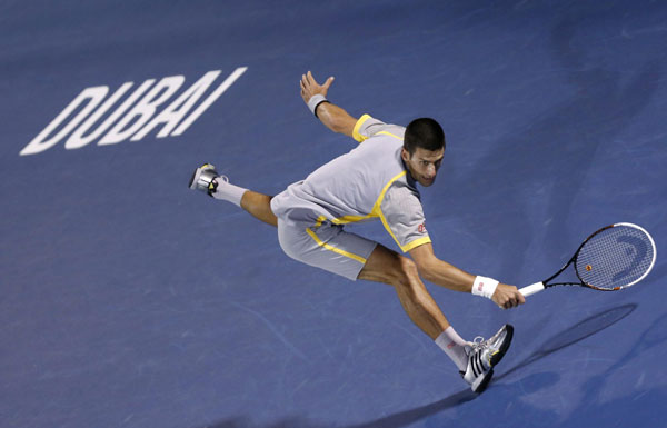 Djokovic, Federer lead top seeds into Dubai semis